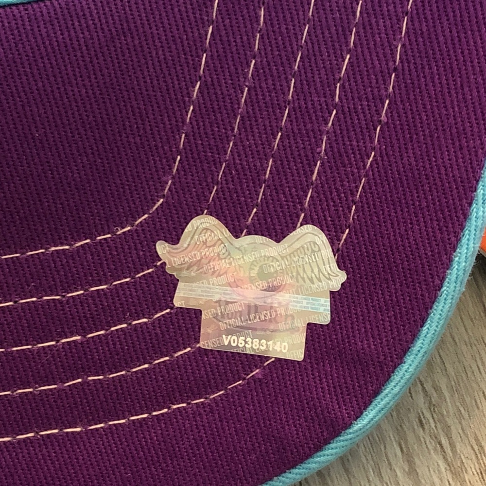 Von Dutch Purple Holographic Trucker Hat Logo Patch & Turquoise Bill OS NWT - Picture 14 of 16